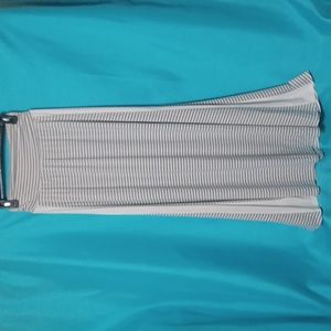 Paniz Women's Gray & White Stripe Maxi Skirt. Size L